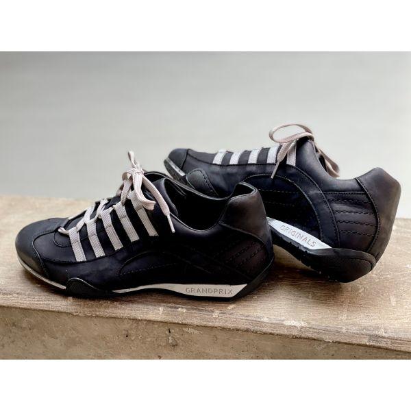 GPO Sneakers Asphalt - Modern asphalt gray sneakers, combining comfort and style.