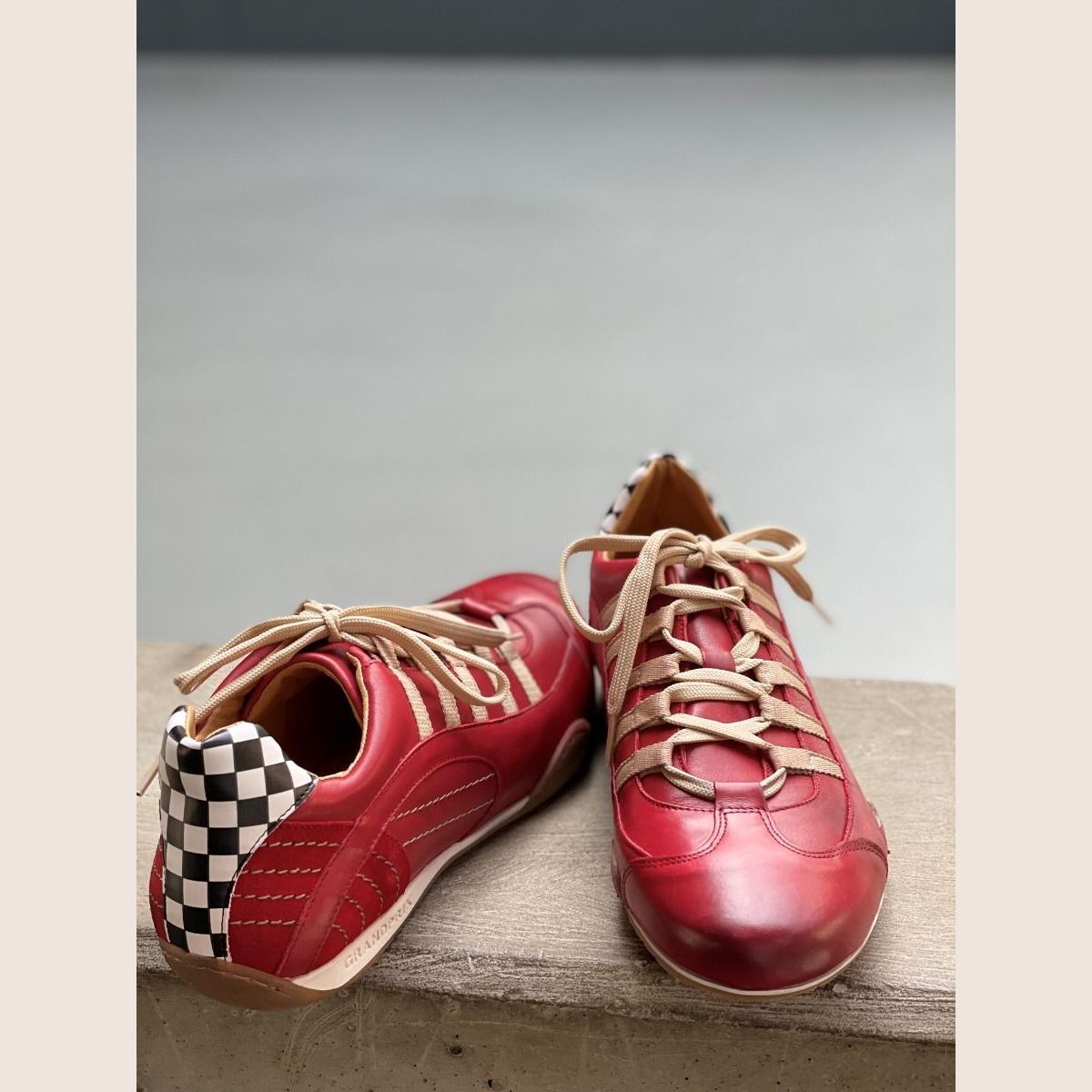 GPO Racing Sneaker Corsa Rosso - Sporty racing sneaker in Corsa Rosso, perfect for speed enthusiasts.