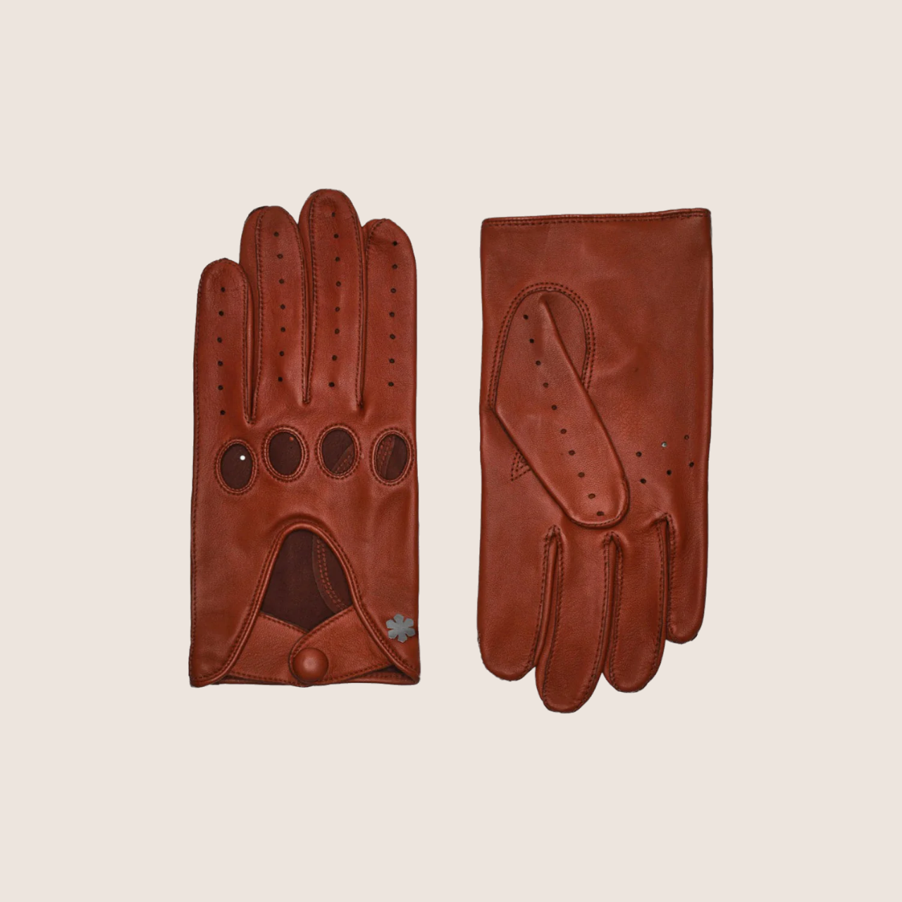 FREDERIK - Cognac - Stylish cognac-colored driving gloves in premium leather, perfect for car enthusiasts.