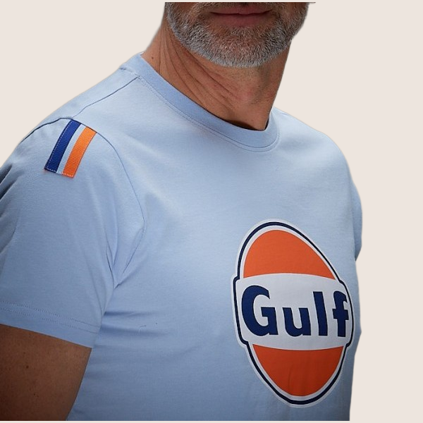 Gulf Classic T Light Blue - Classic t-shirt in light blue with iconic Gulf logo. Perfect for motorsport enthusiasts and retro style.