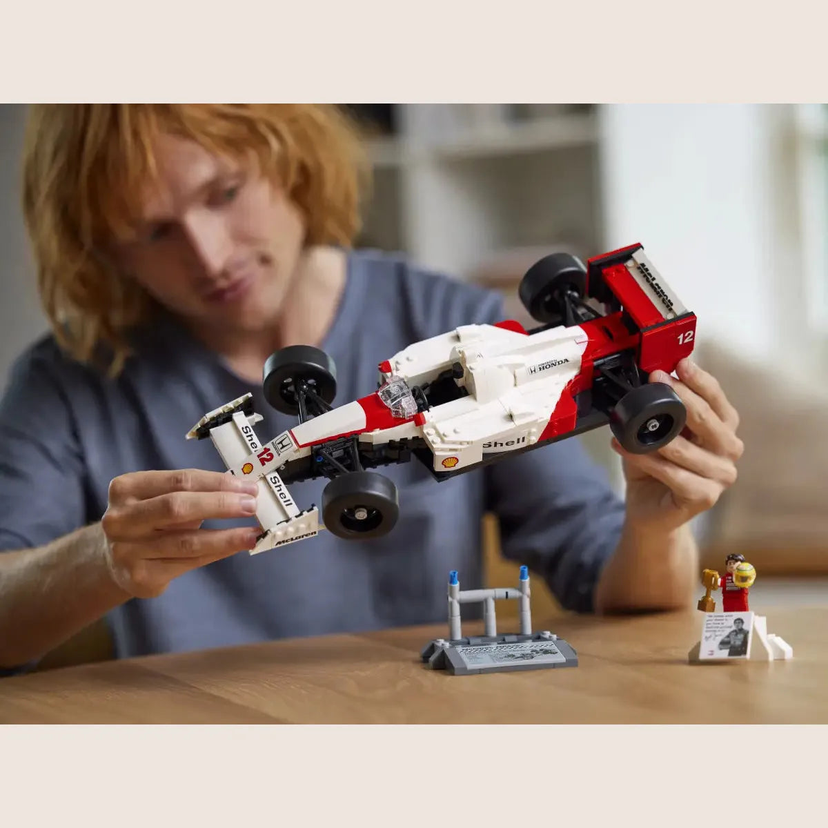 McLaren Senna - LEGO Speed Champions model of McLaren Senna, a tribute to the legendary racing driver.