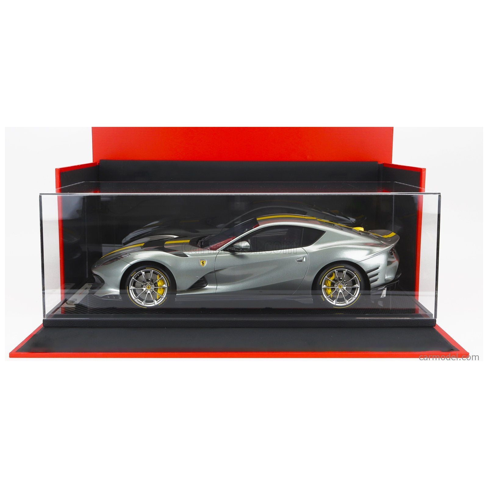 Ferrari 812 Competizione Grigio Coburn Portachiav - Exclusive Ferrari 812 Competizione model in Grigio Coburn.