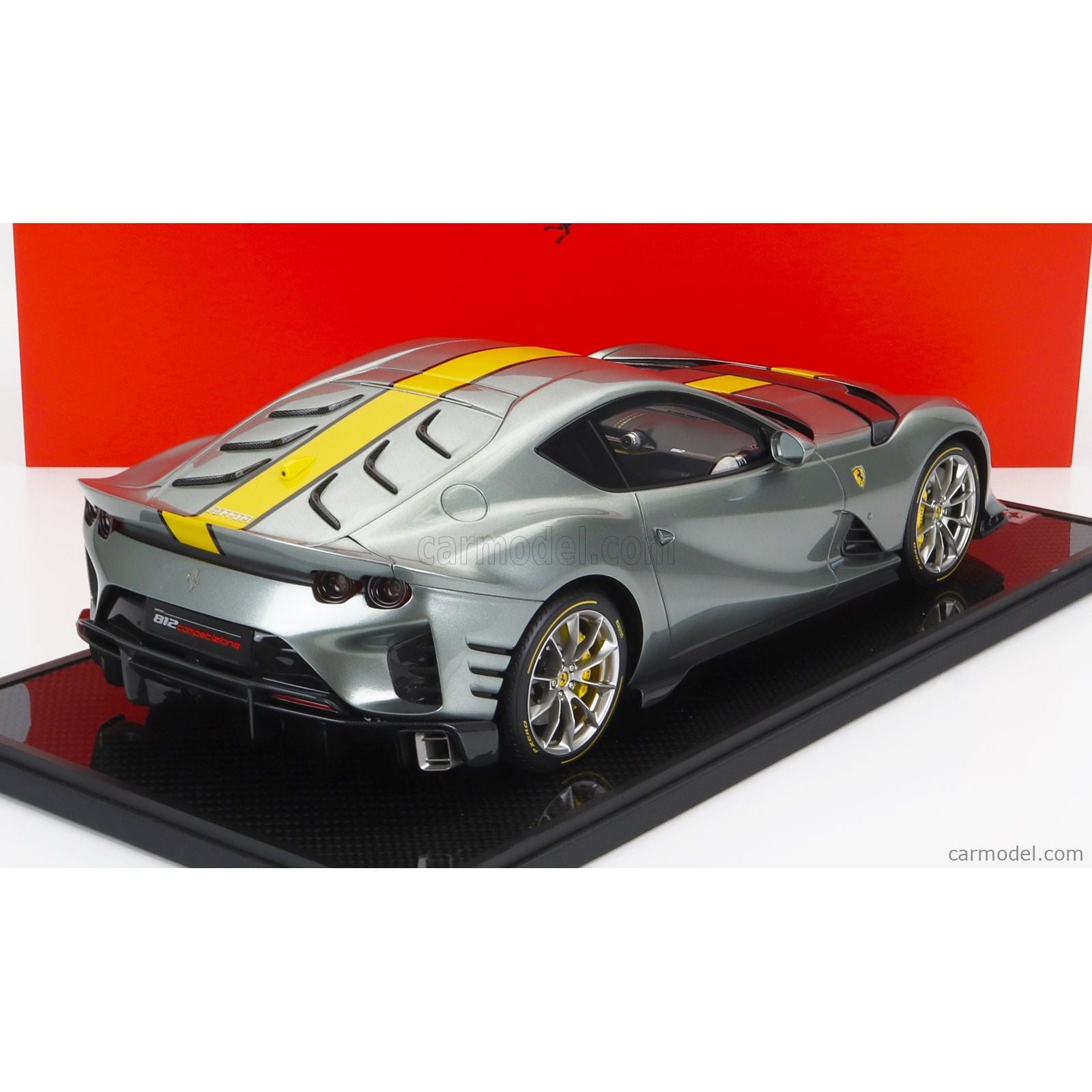 Ferrari 812 Competizione Grigio Coburn Portachiav - Exclusive Ferrari 812 Competizione model in Grigio Coburn.