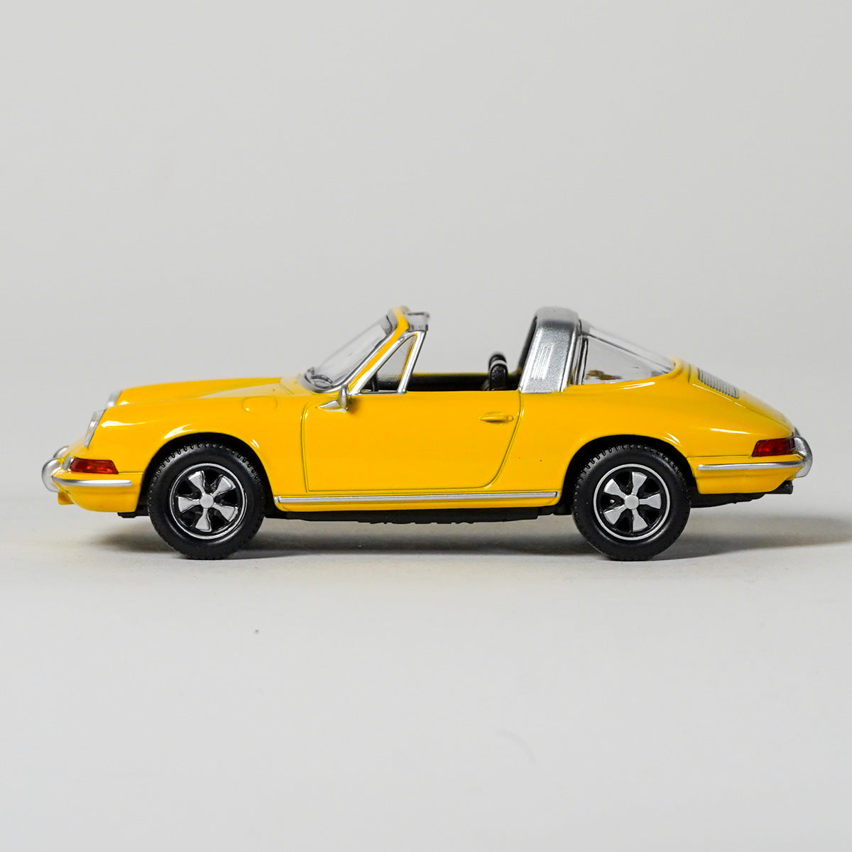 Porsche 911 Targa 1969 1:43