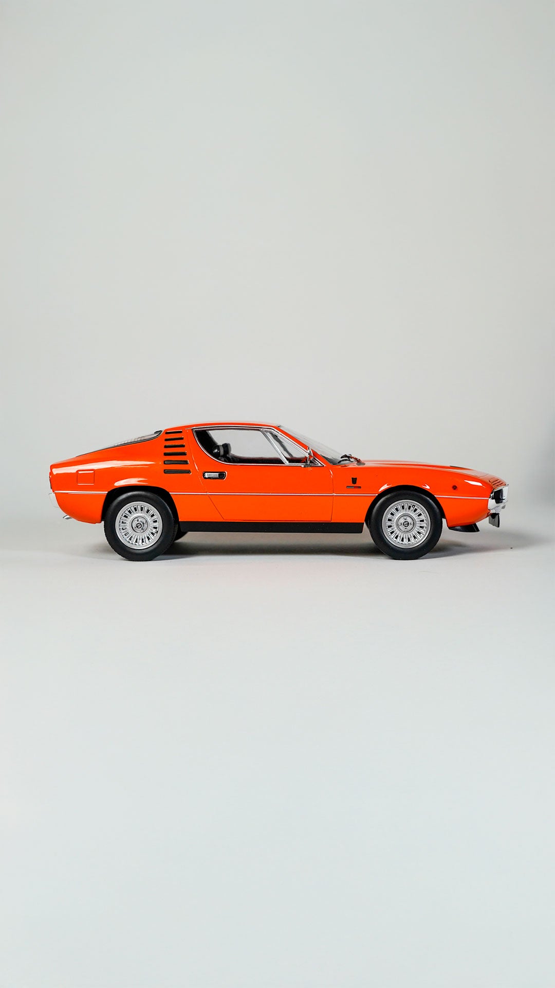 1:18 Alfa Romeo Montreal 1970 orange