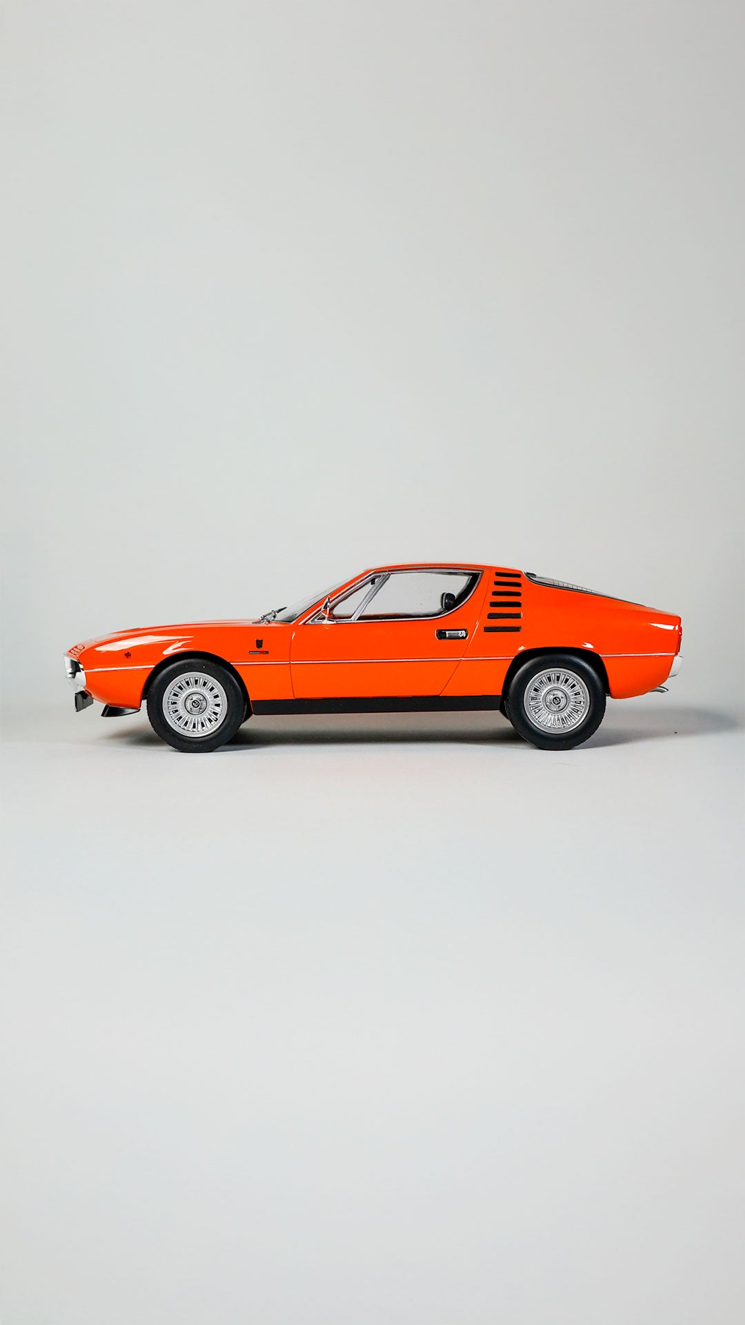 1:18 Alfa Romeo Montreal 1970 orange