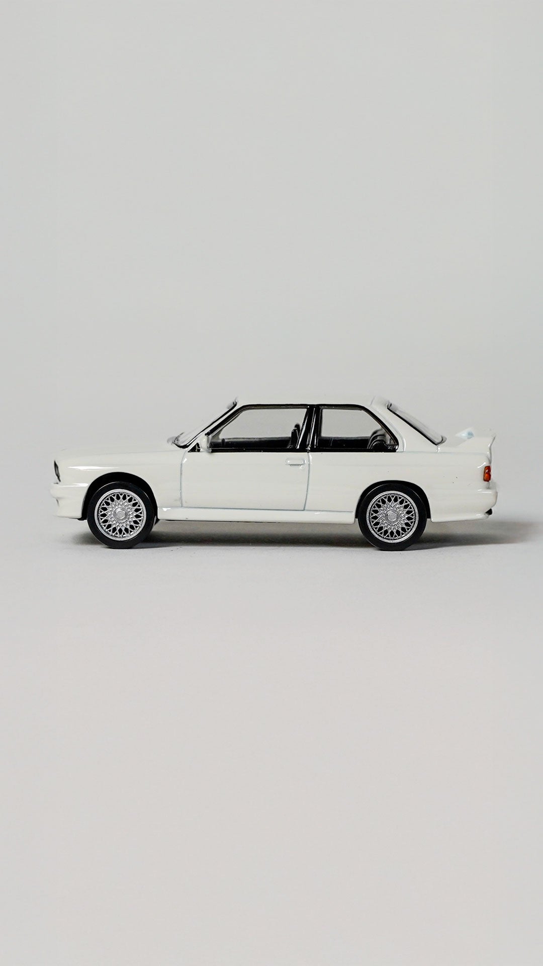 BMW M3 E30 1987 1:43