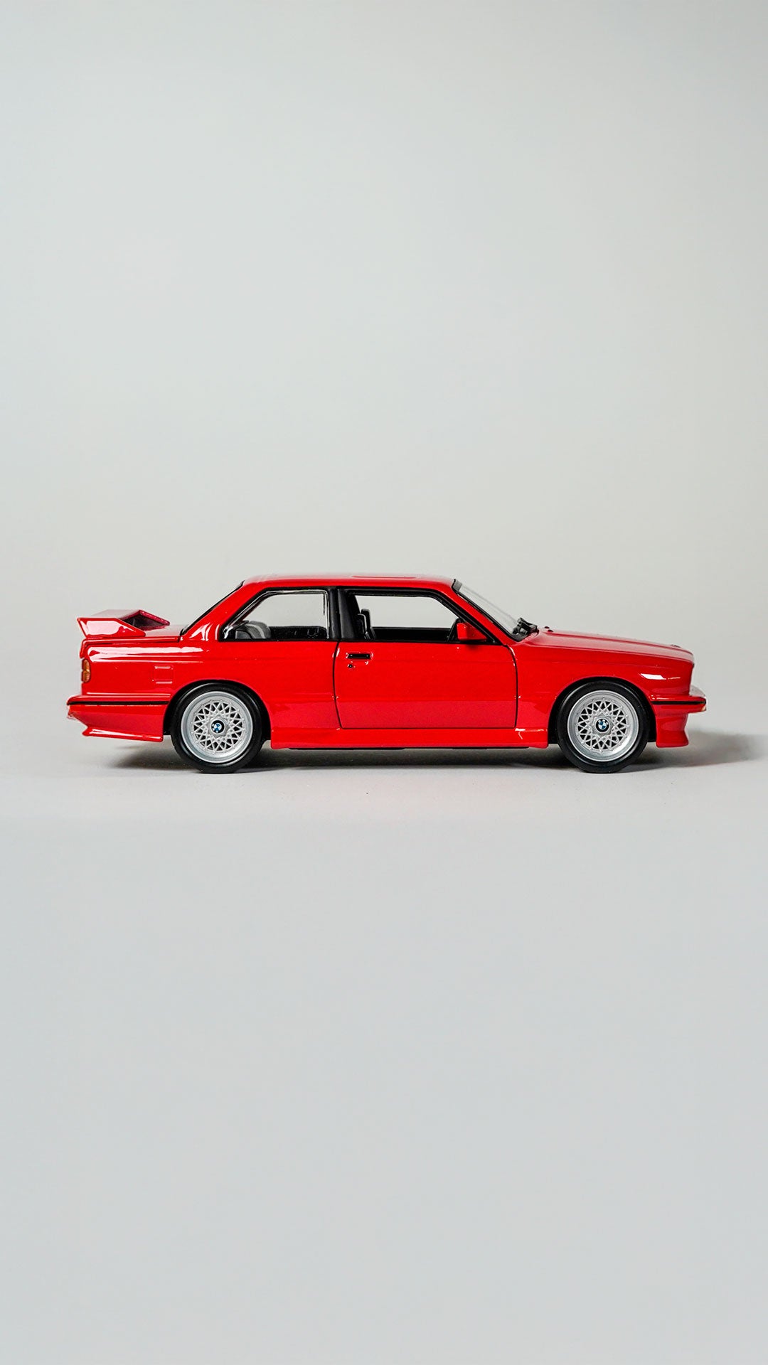 Bburago BMW M3 E30 1:24