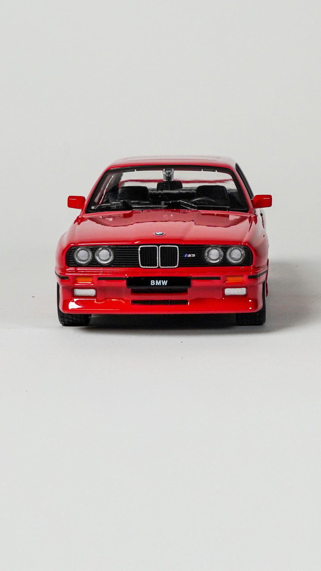 Bburago BMW M3 E30 1:24