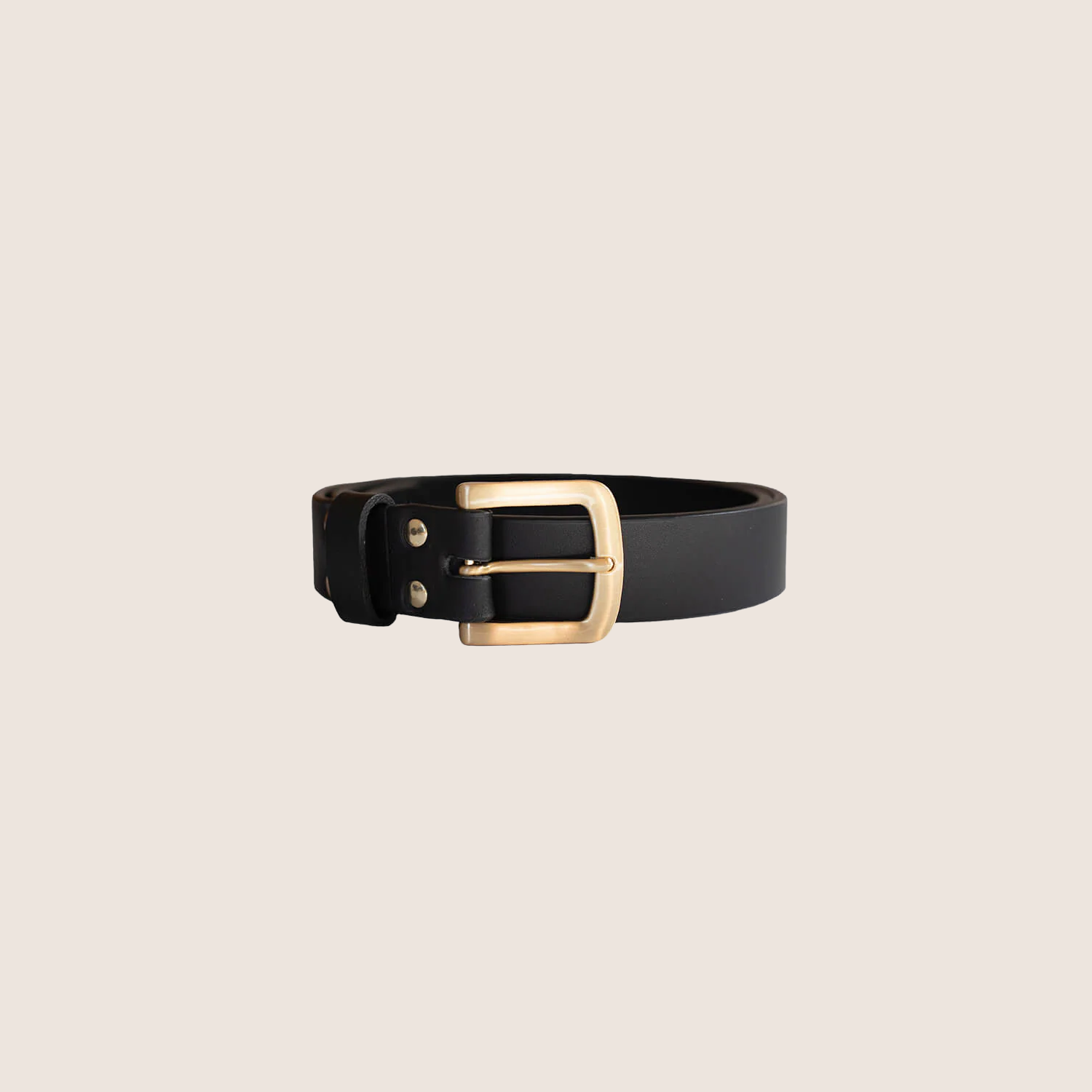 BUCKINGHAM BELT GOLD - Black - Stylish black leather belt with gold buckle, perfect for both formal and casual outfits.