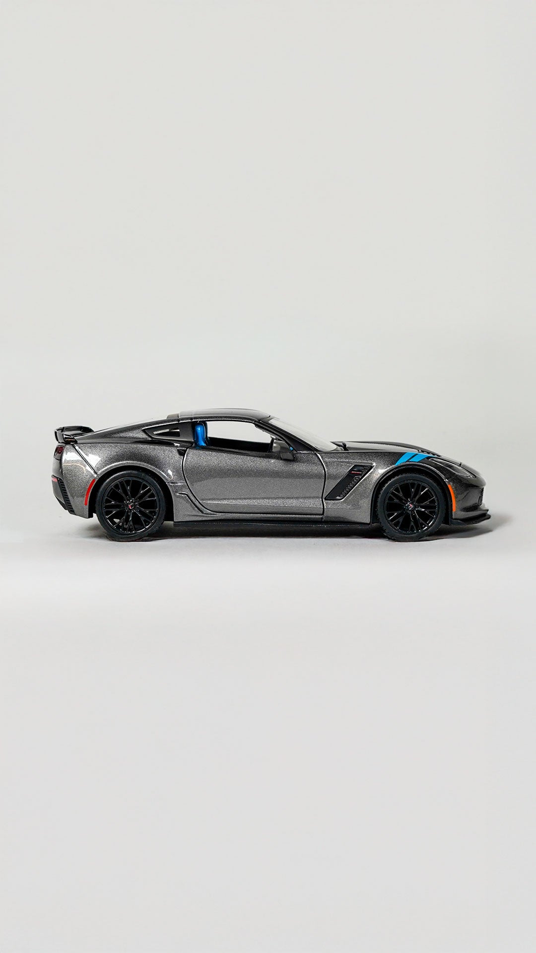 Maisto Chevrolet Corvette Grand Sport 1:24
