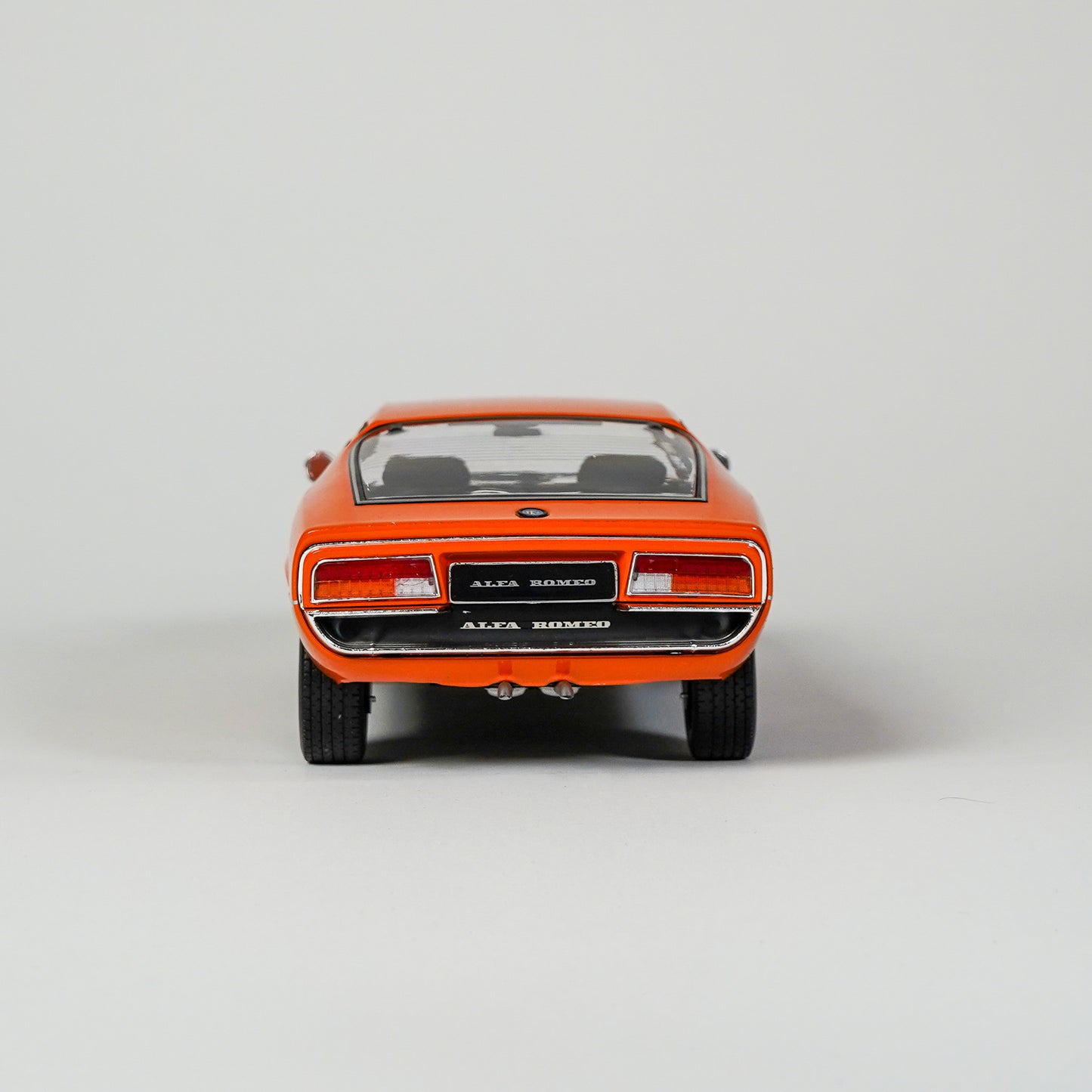 1:18 Alfa Romeo Montreal 1970 orange