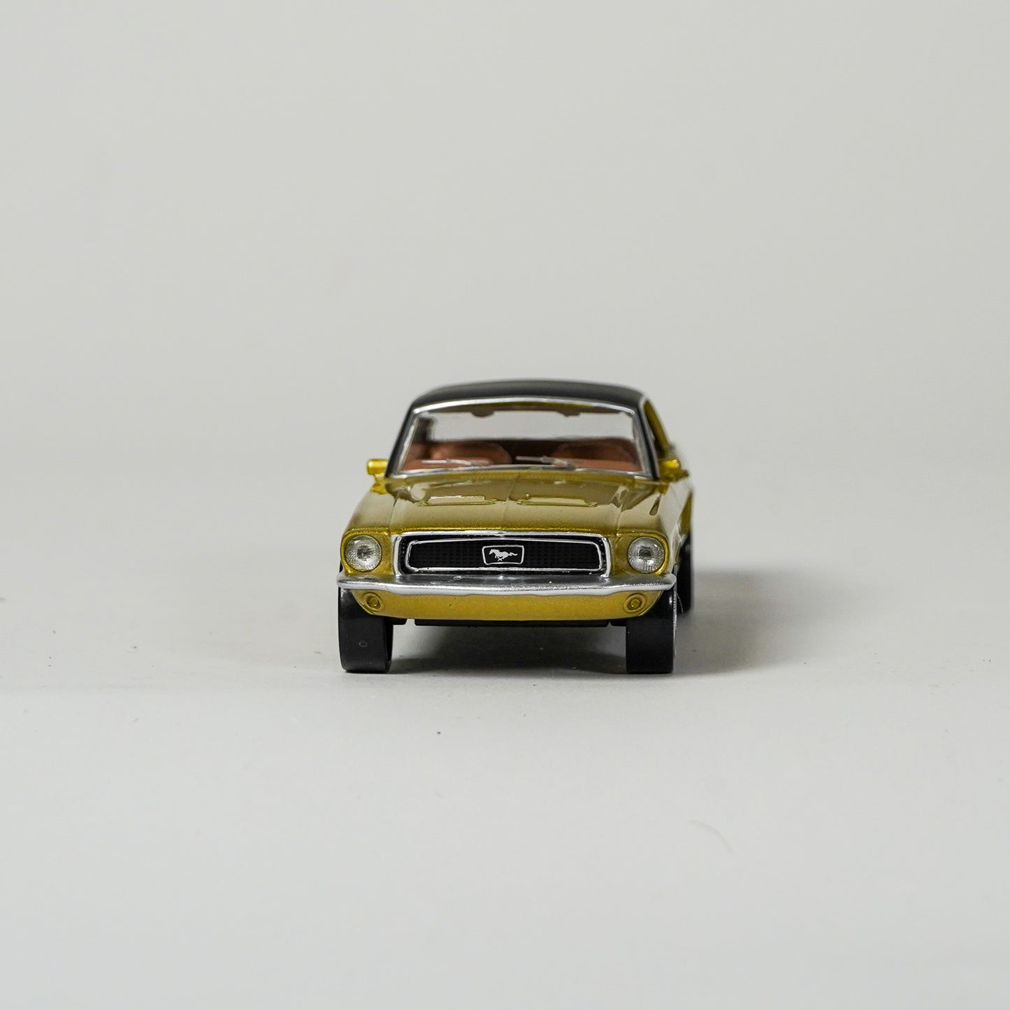 Ford Mustang 1:43 scale