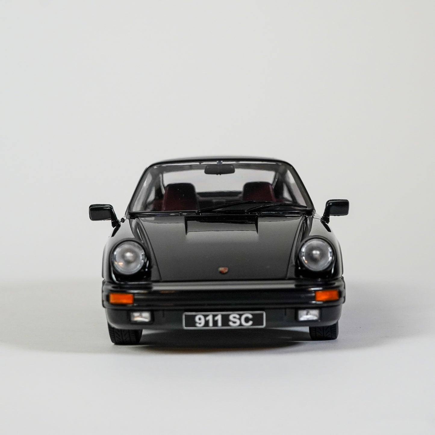 Porsche 911 SC Coupe 1983 1:18