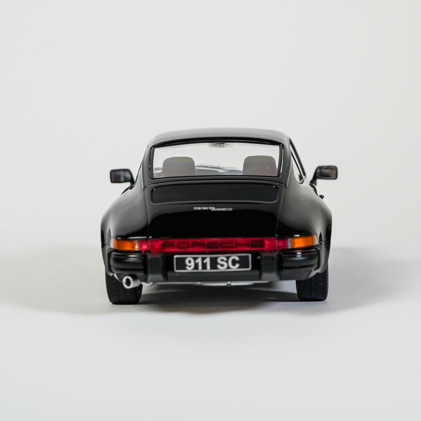 Porsche 911 SC Coupe 1983 1:18