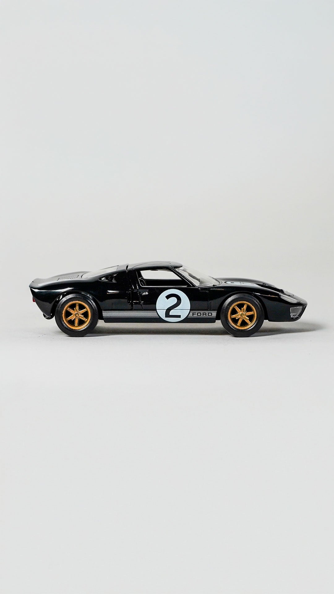 Ford GT40 #2 Le Mans 1966 1:43