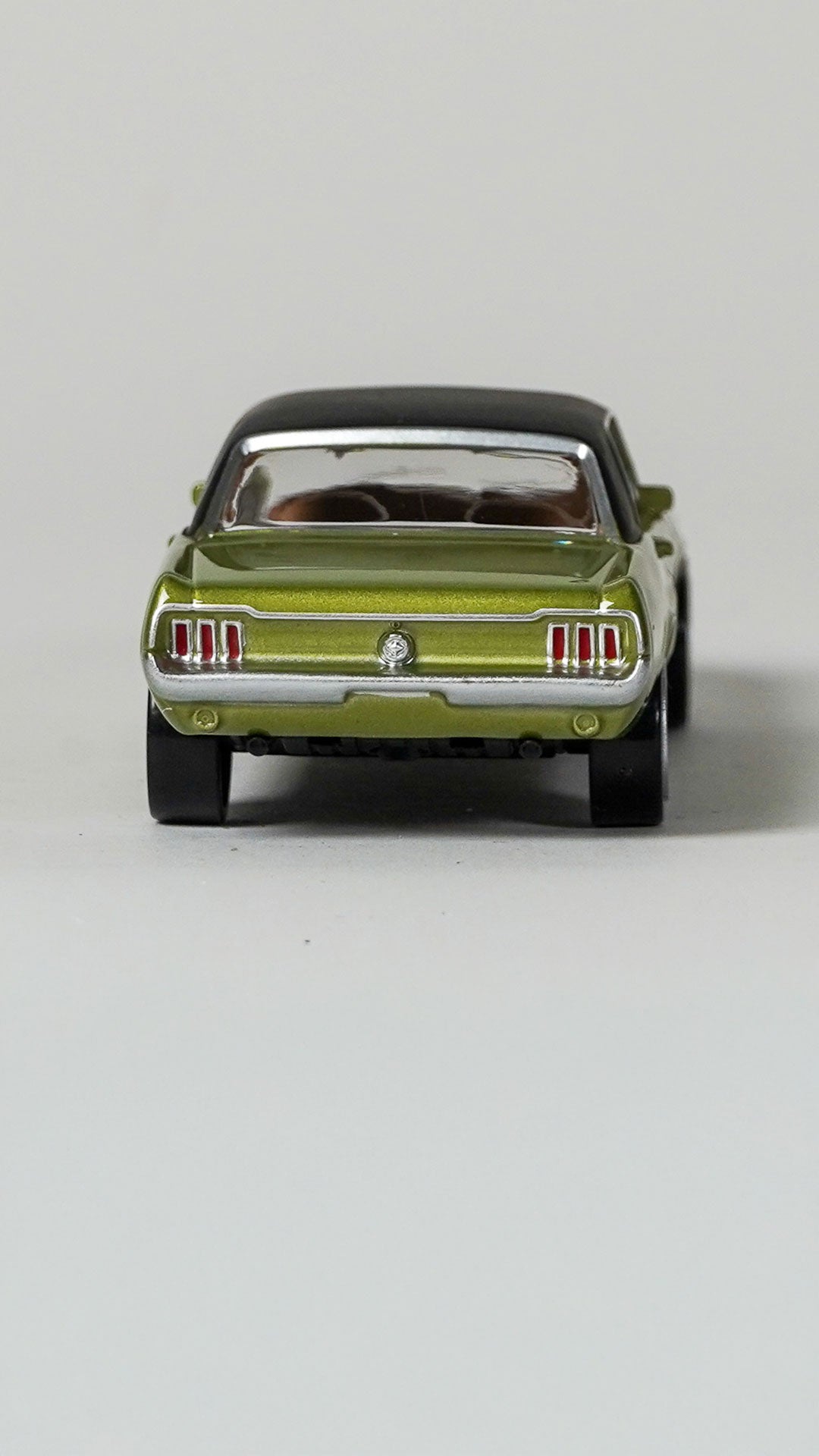 Ford Mustang 1:43 scale