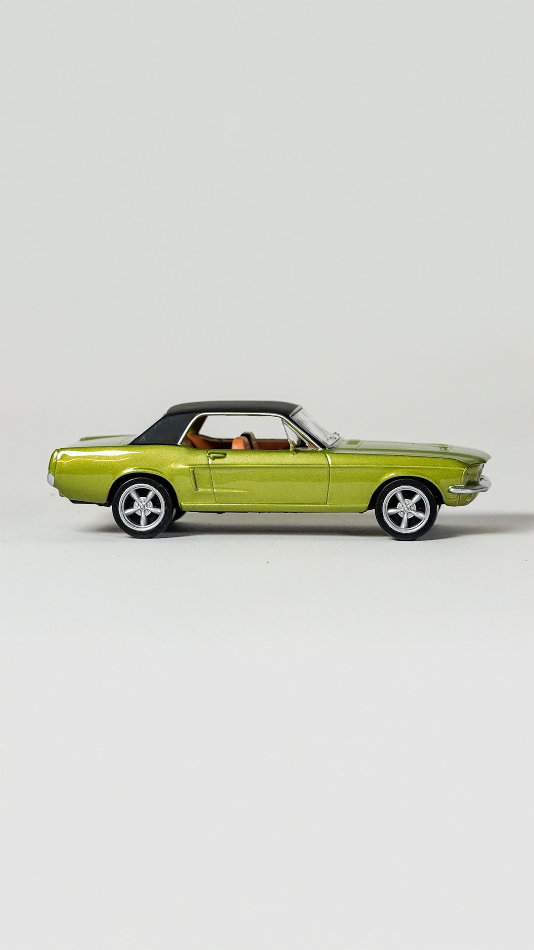 Ford Mustang 1:43 scale