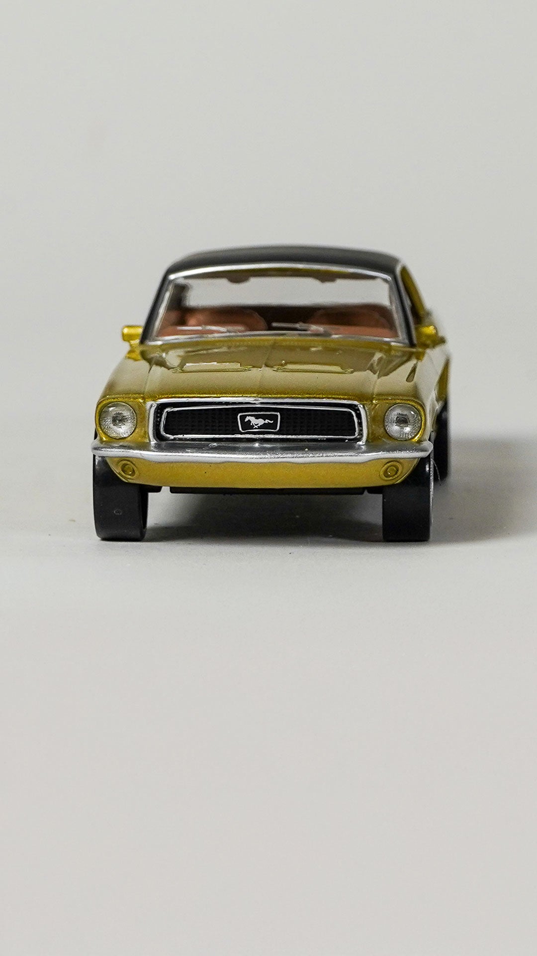 Ford Mustang 1:43 scale