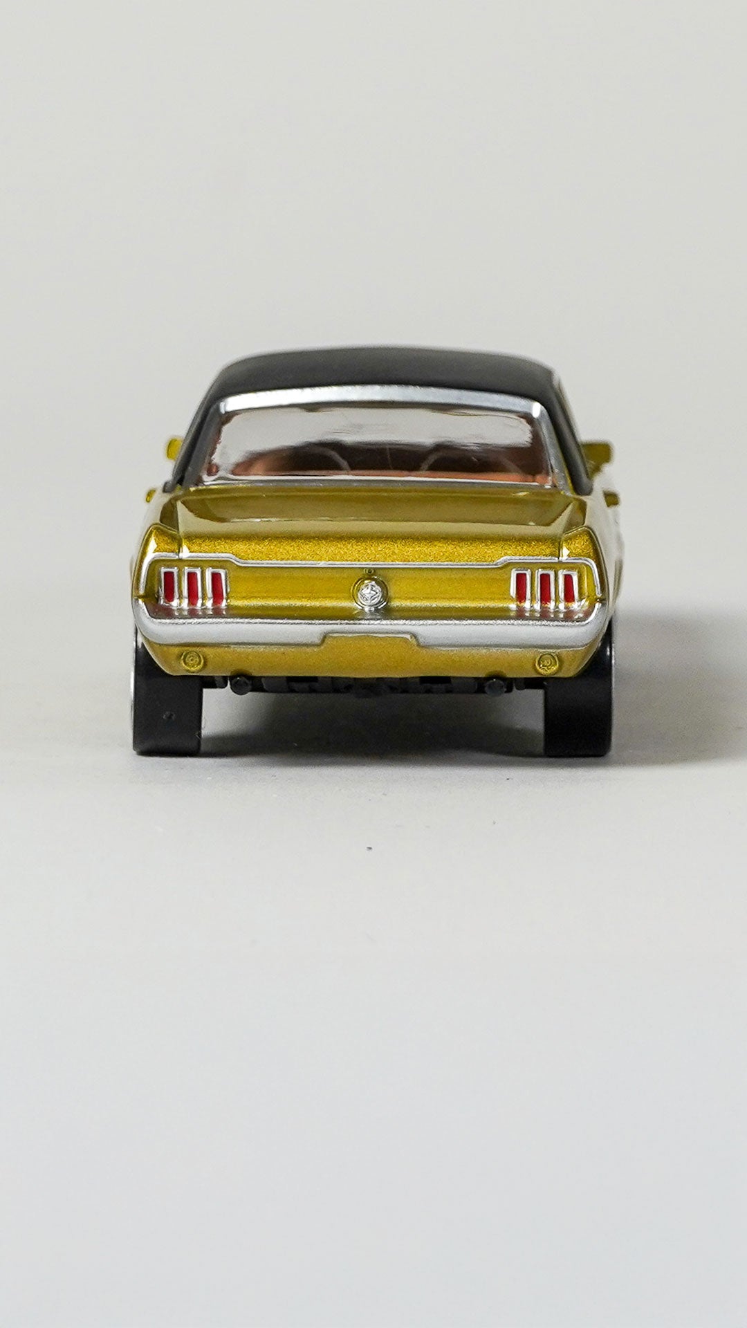Ford Mustang 1:43 scale