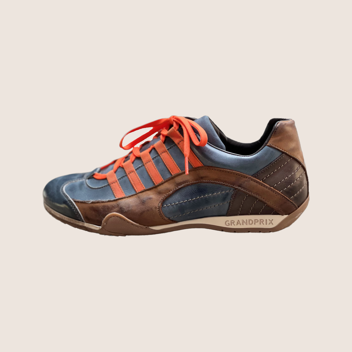 GPO Sneaker Monza - Stylish Monza Indigo sneaker, perfect for both everyday wear and car enthusiasts.