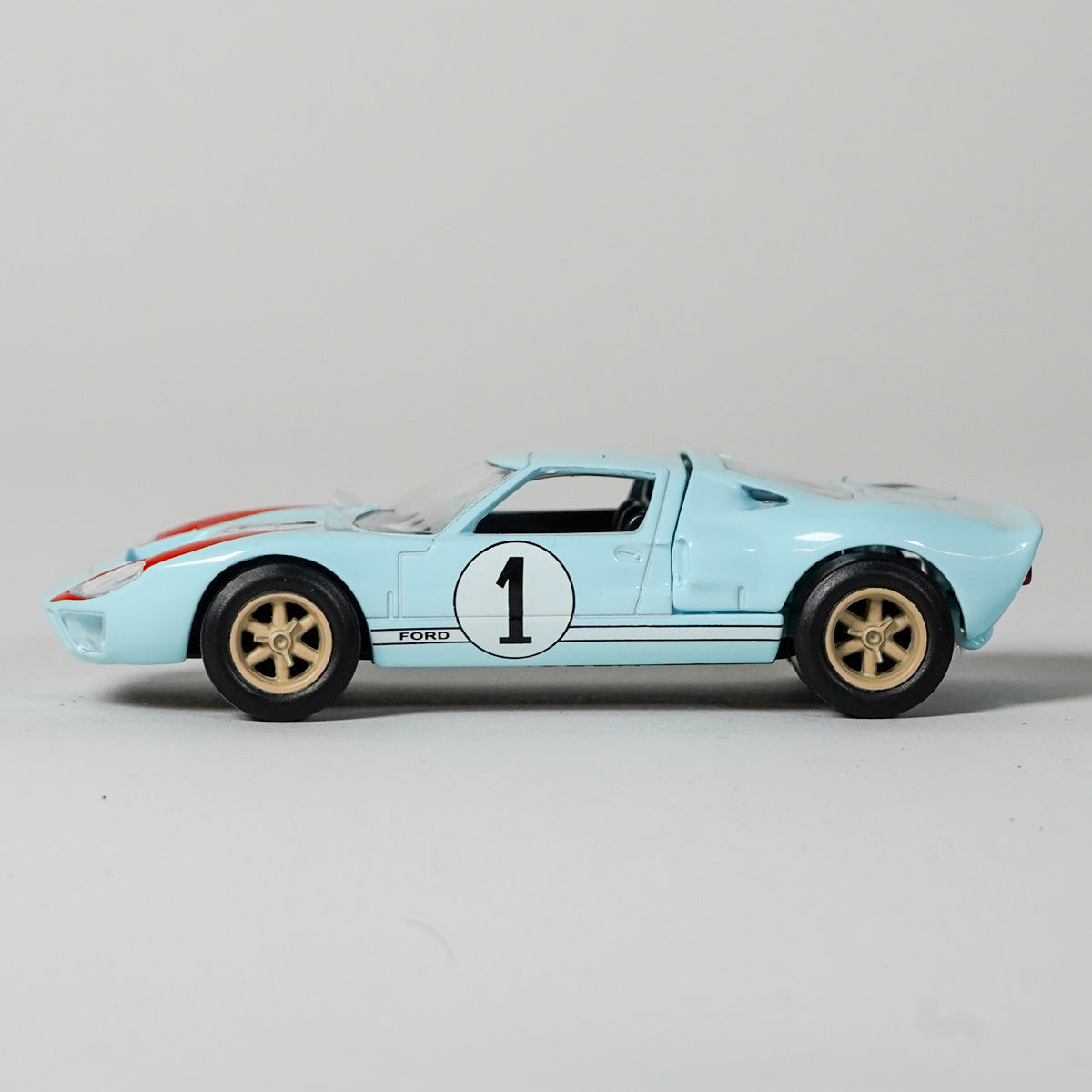 Ford GT40 #1 Le Mans 1966 1:43