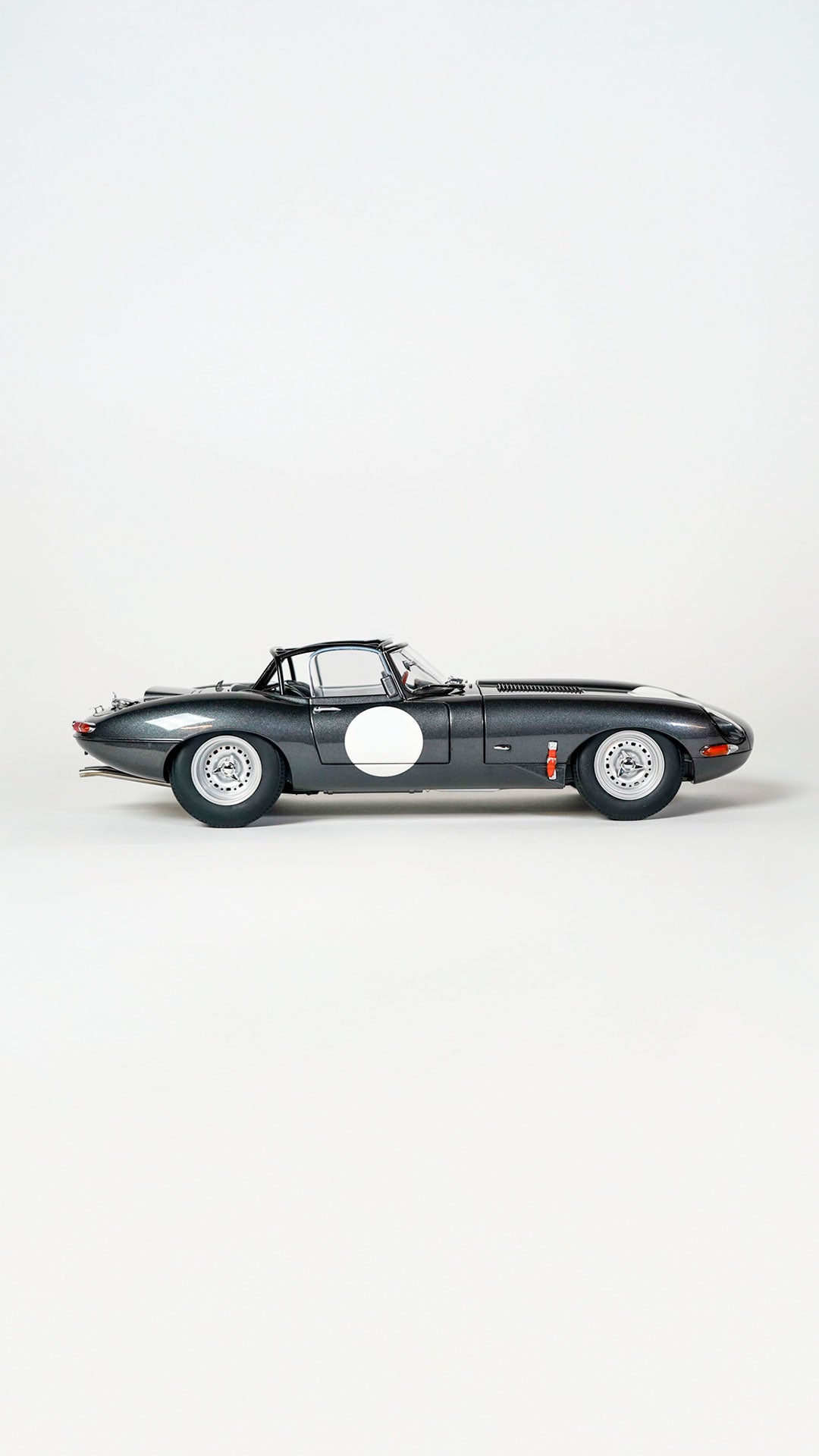Jaguar E-Type Lightweight Dark Gray 1:18 AutoArt