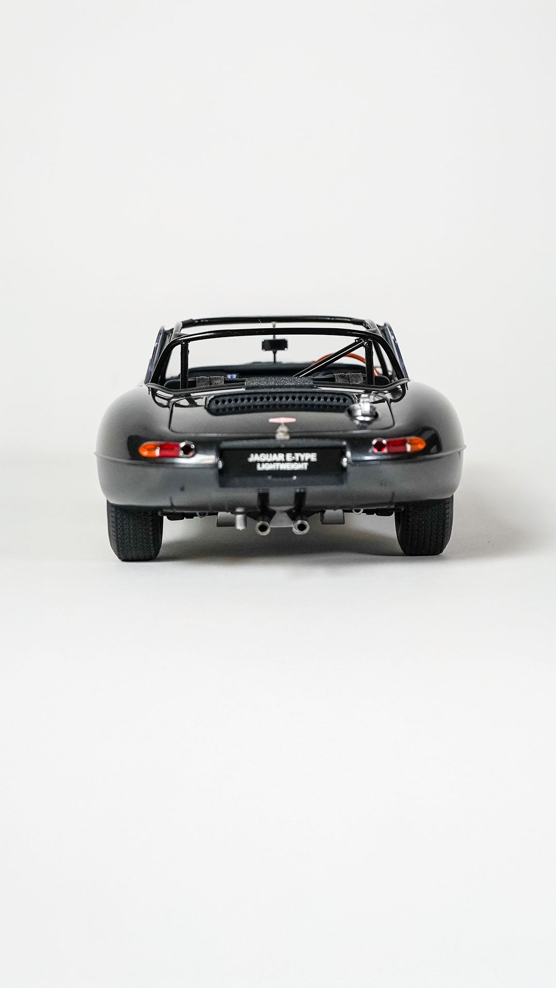 Jaguar E-Type Lightweight Dark Gray 1:18 AutoArt