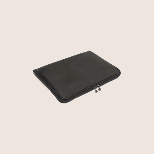 KALMUS COMPUTER SLEEVE - W - Black - Elegant Kalmus computer sleeve in black for women, ideal for protecting your laptop in style.