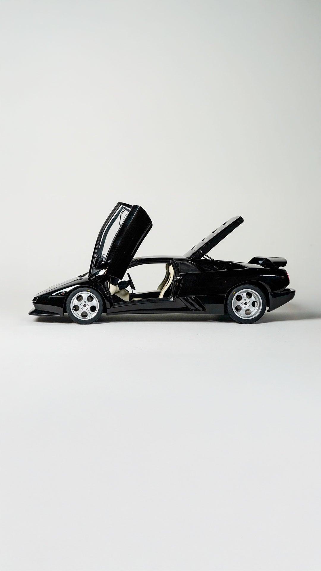 Lamborghini Diablo SE30-1999 1:18 AutoArt