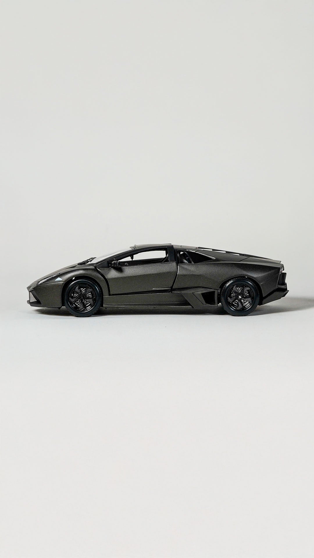 Bburago Lamborghini Reventon 1:24