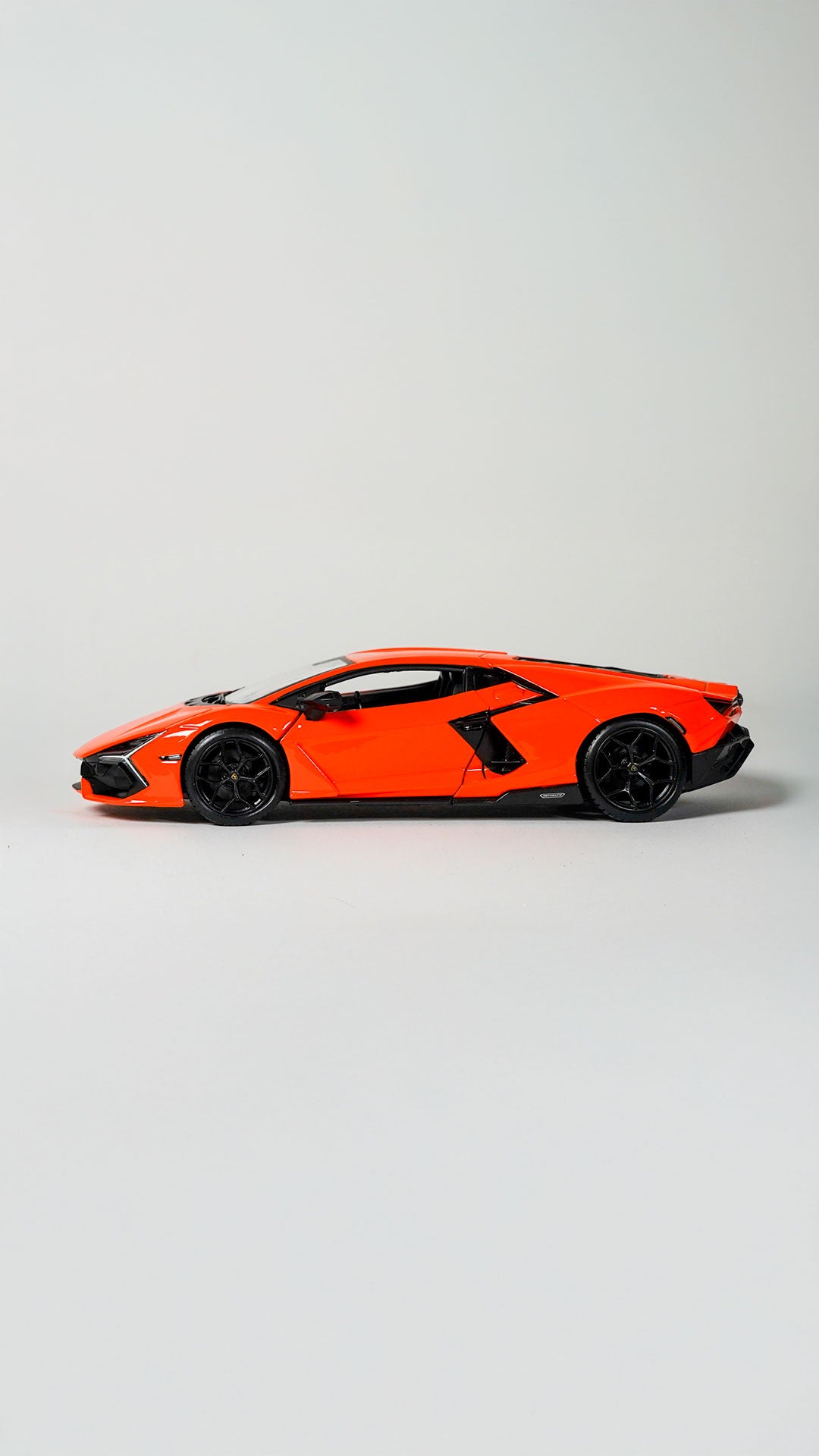 Lamborghini Revuelto 1:24