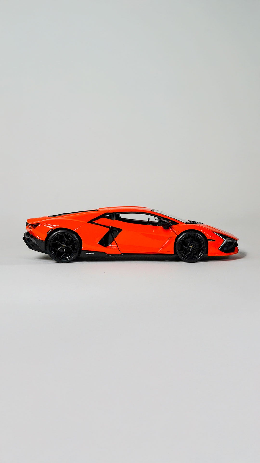 Lamborghini Revuelto 1:24