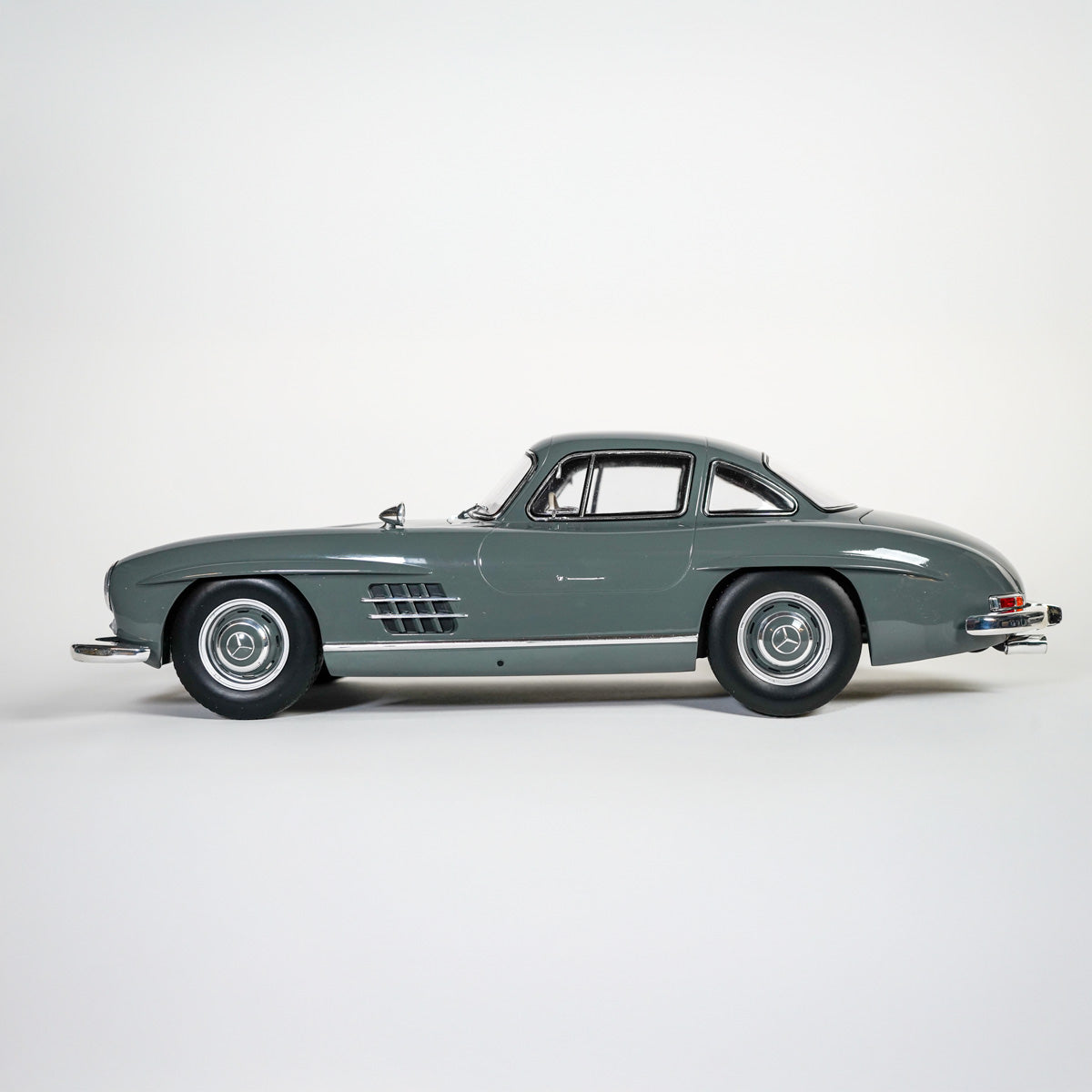 Mercedes Benz 300 SL 1:12