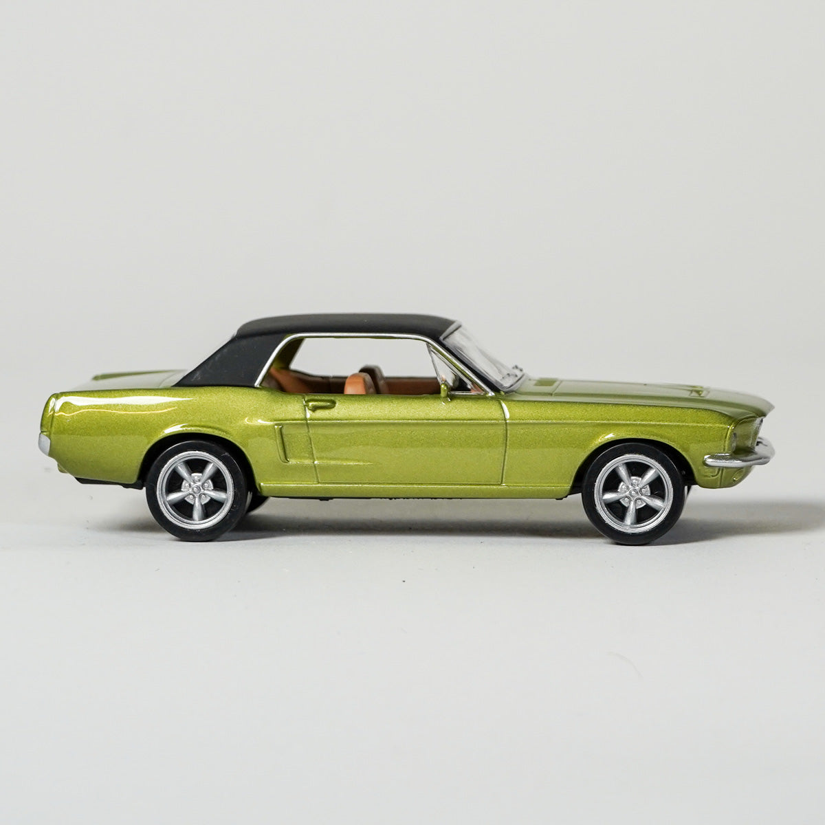 Ford Mustang 1:43 scale
