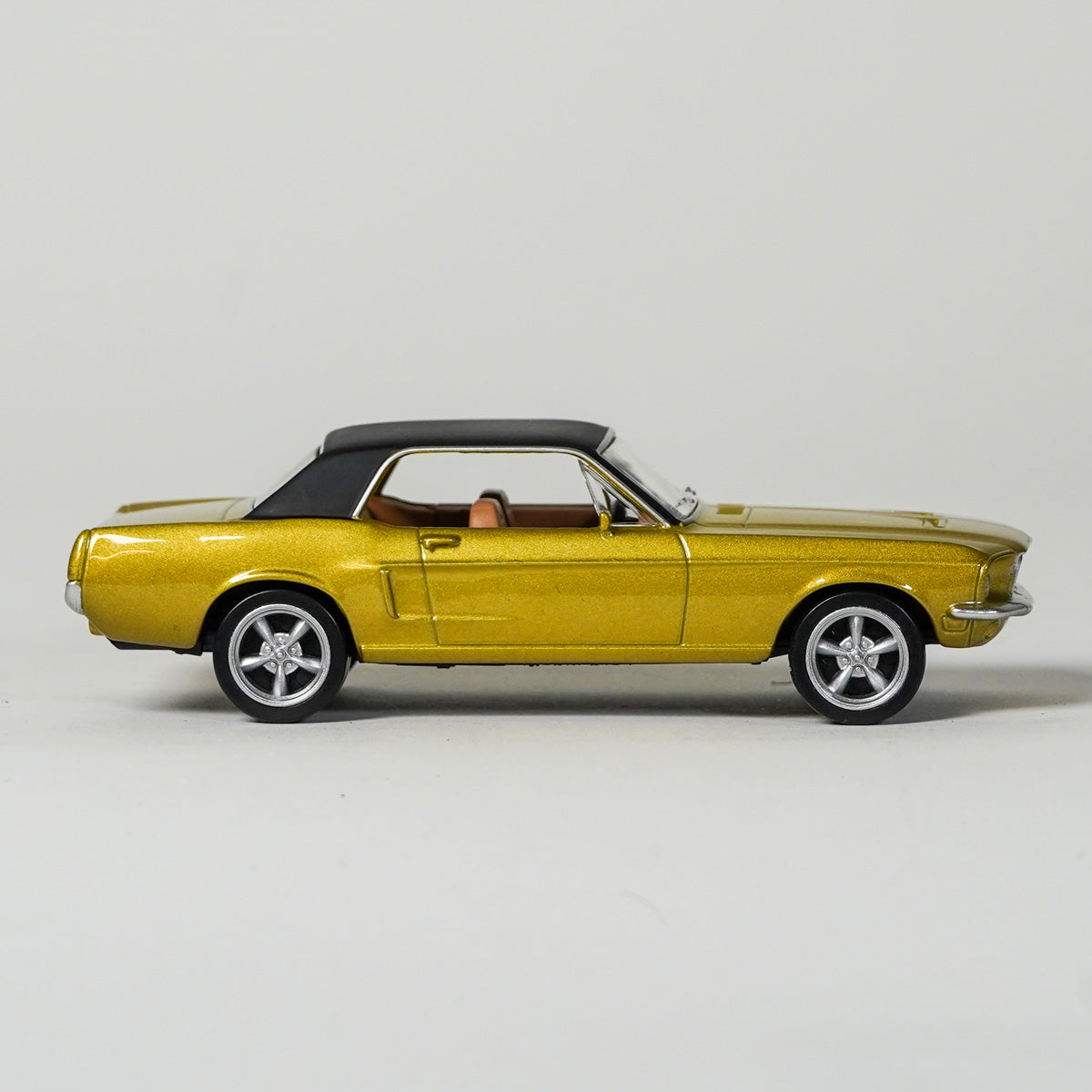 Ford Mustang 1:43 scale