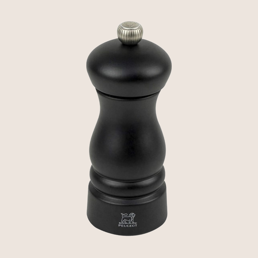 Peugeot Salt/Pepper 13 cm Black Lacquer - Elegant salt and pepper grinder from Peugeot in black lacquer, timeless design.
