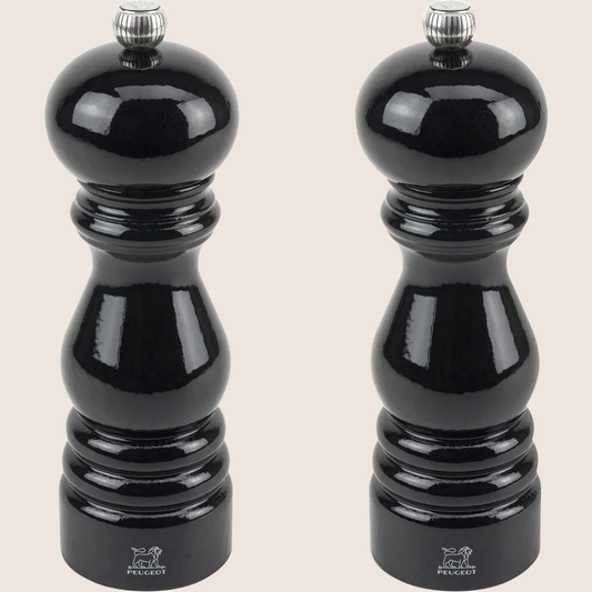 Peugeot Salt/Pepper 18 cm Black Lacquer - Elegant salt and pepper grinder from Peugeot in black lacquer, timeless design.