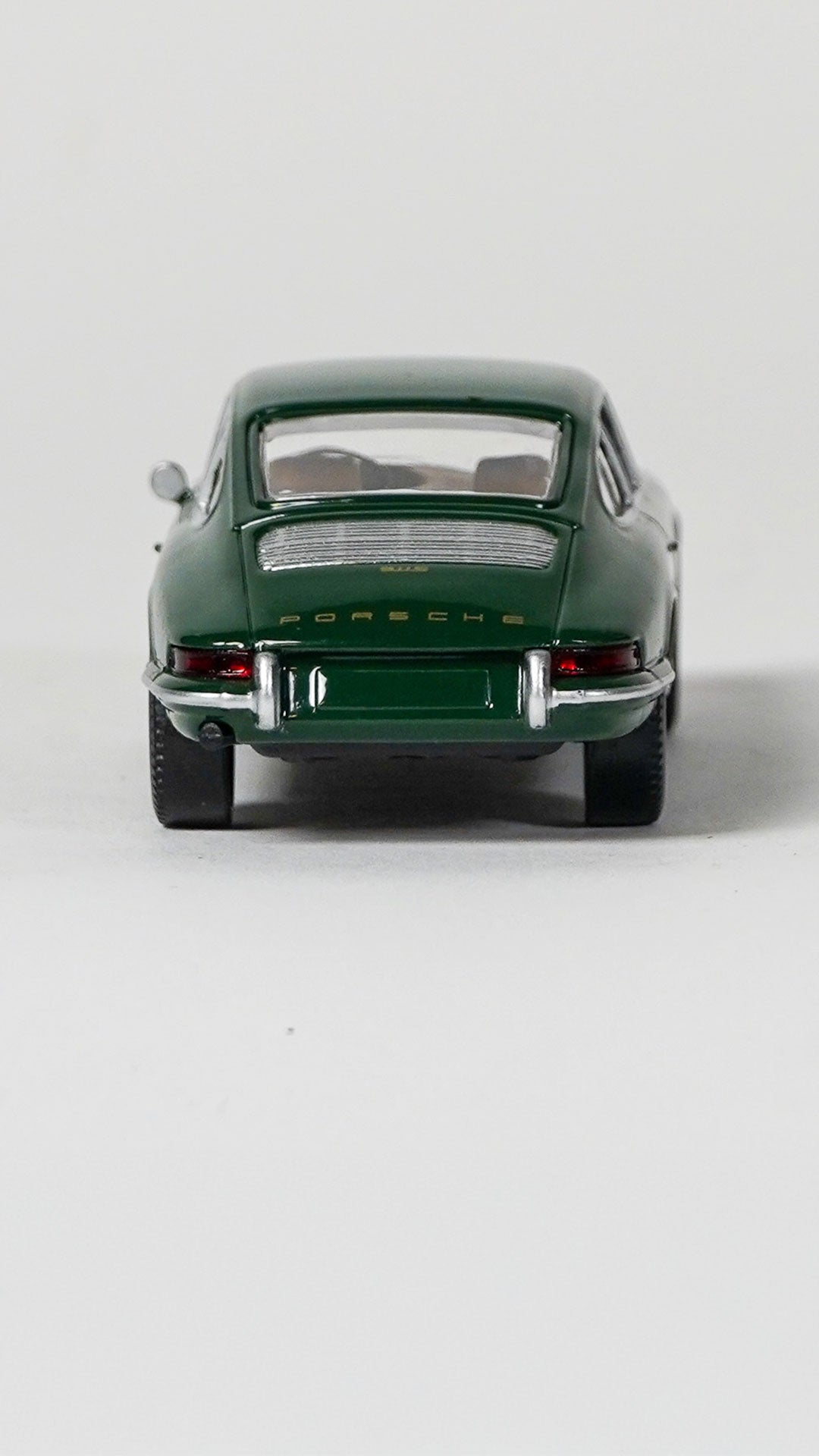 Porsche 911 Green Irish Green 1:43