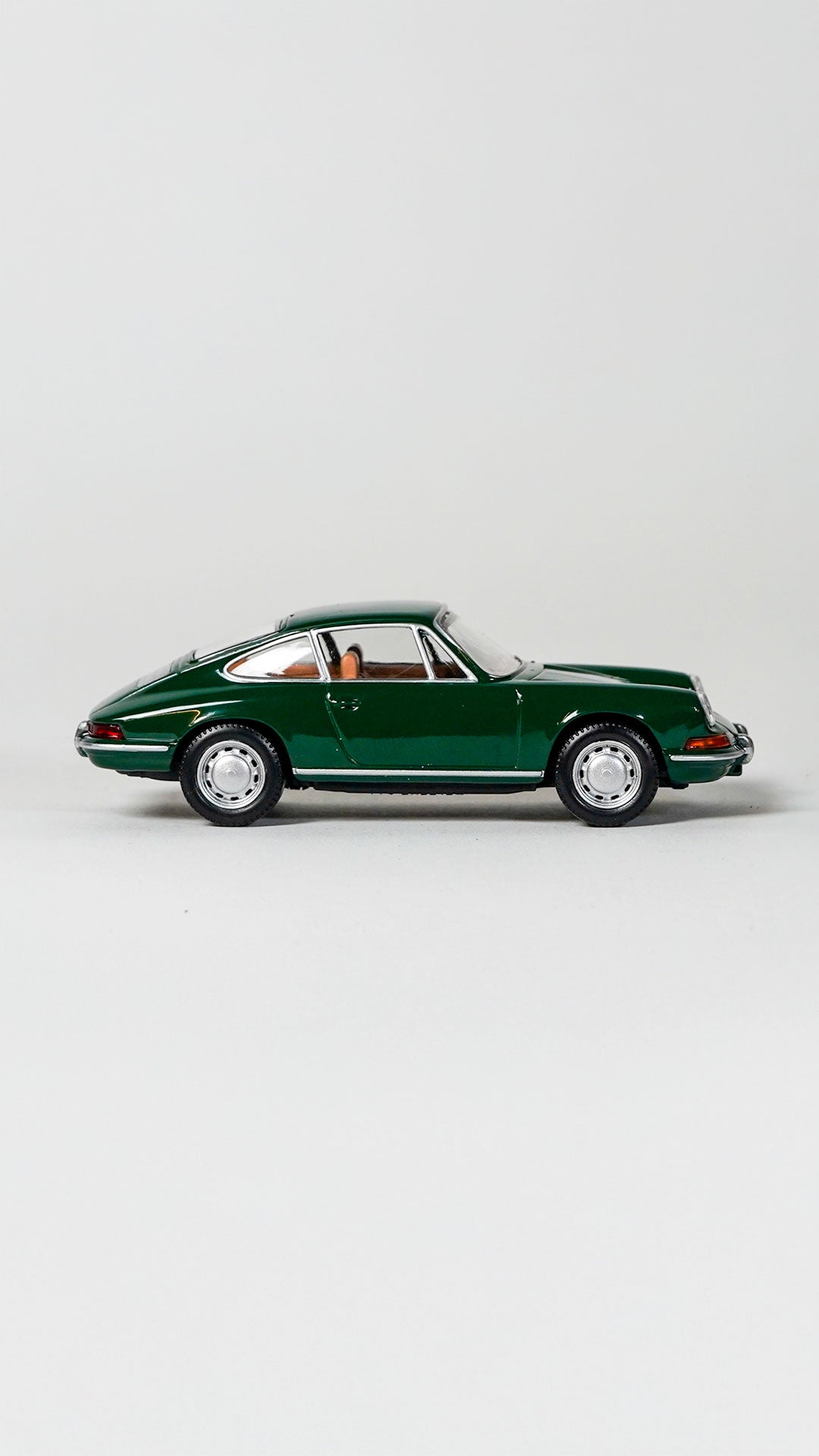 Porsche 911 Green Irish Green 1:43