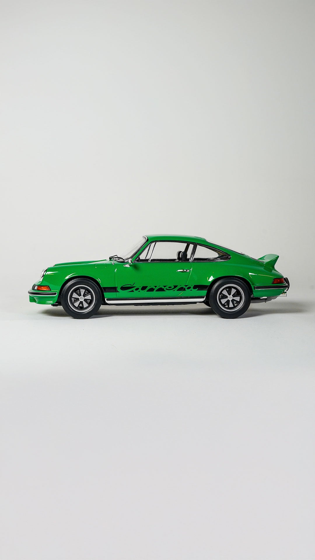 Porsche 911 RS Touring 1973 1:18