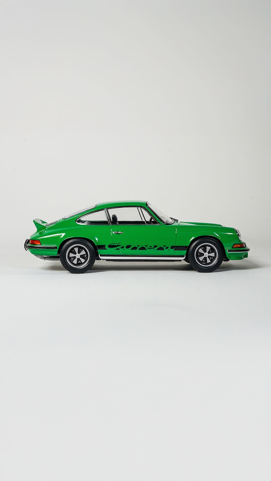 Porsche 911 RS Touring 1973 1:18