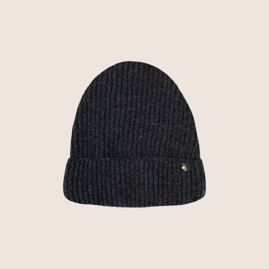 Alex Wool Hat - A classic wool hat, ideal for cold weather.