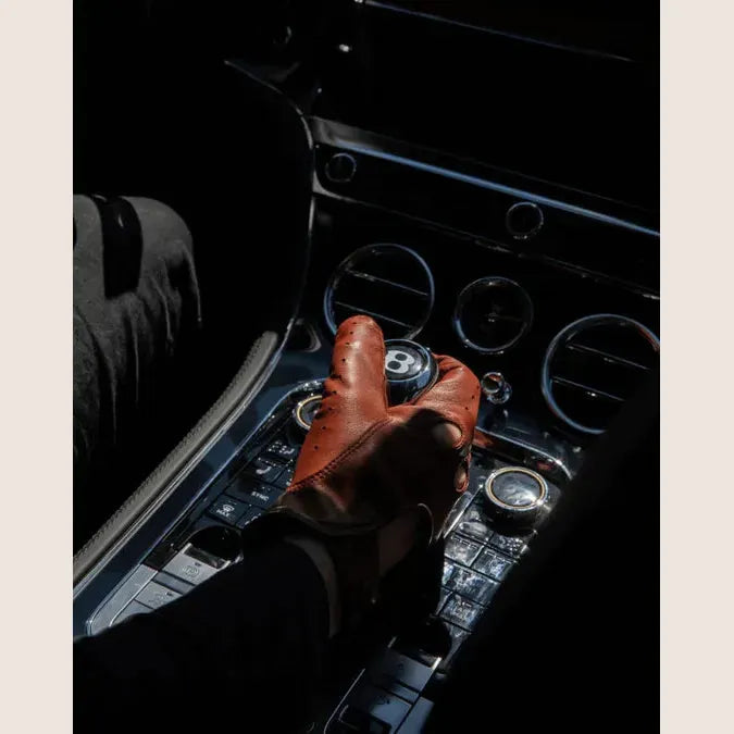 Frederik, Cognac / One-Size - Handmade cognac colored driving gloves, created for those who value quality.