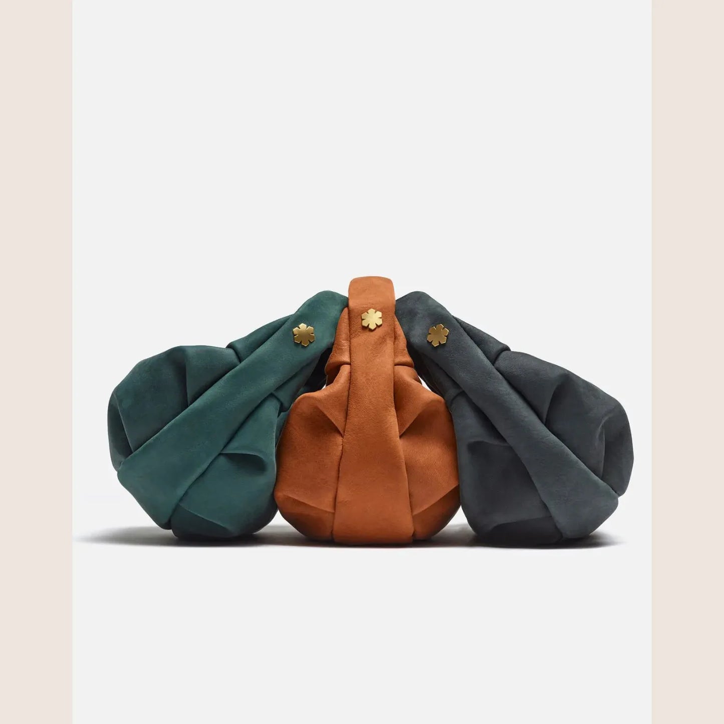 SWAN BAG MINI - CARAMEL - Caramel - Stylish mini Swan bag in caramel, ideal for an elegant and stylish look.

SWAN BAG MINI - CHARCOAL - Charcoal - Stylish mini Swan bag in charcoal, ideal for both everyday and evening use.