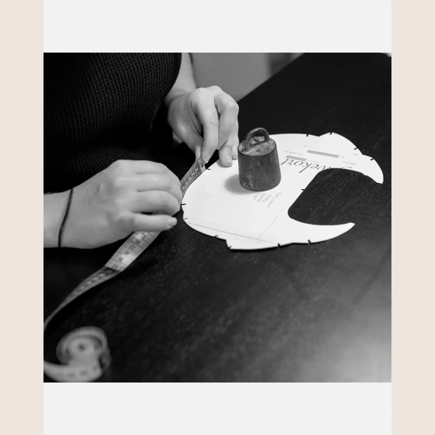 SWAN BAG MINI - CHARCOAL - Charcoal - Stylish mini Swan bag in charcoal, ideal for both everyday and evening use.