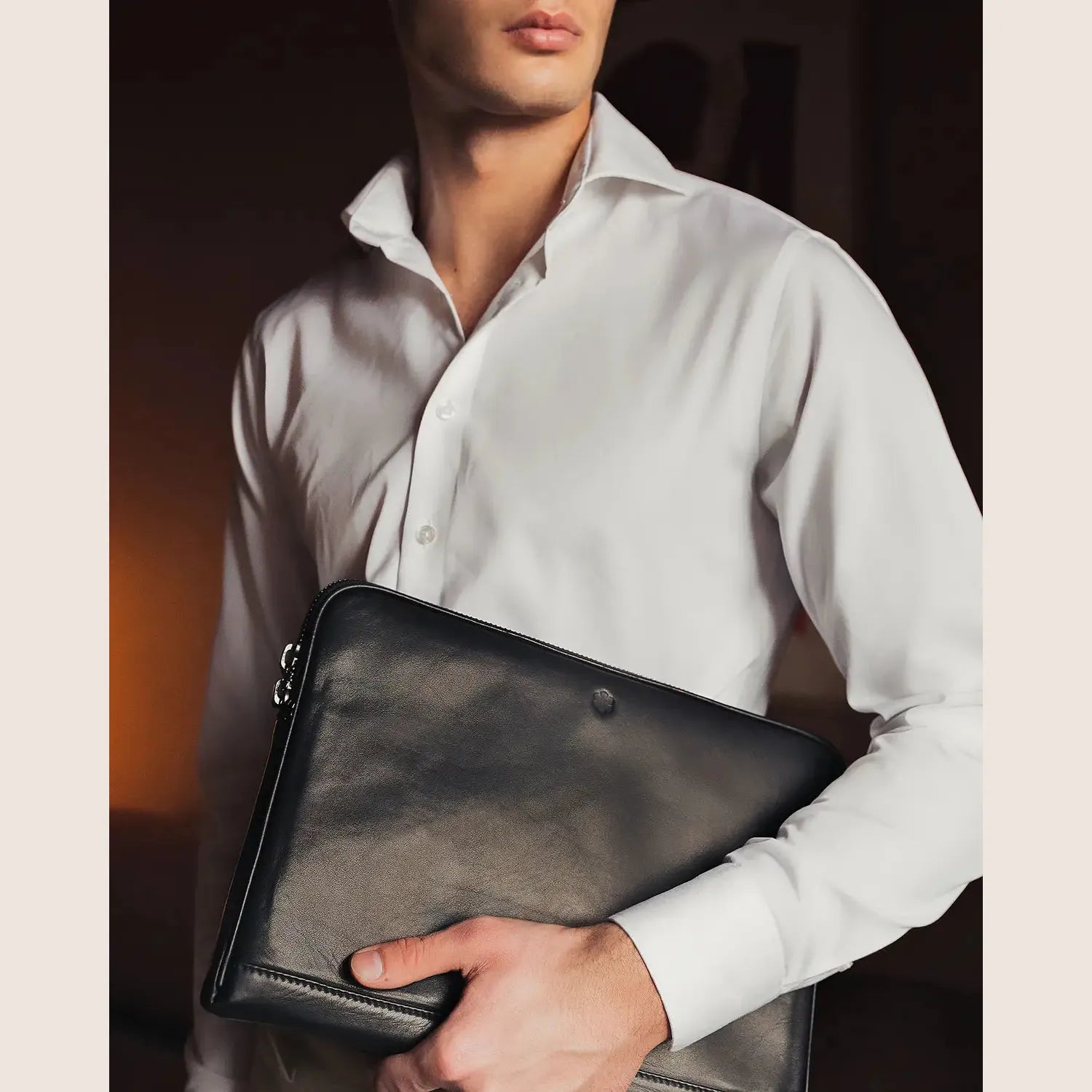 KALMUS COMPUTER SLEEVE - W - Black - Elegant Kalmus computer sleeve in black for women, ideal for protecting your laptop in style.