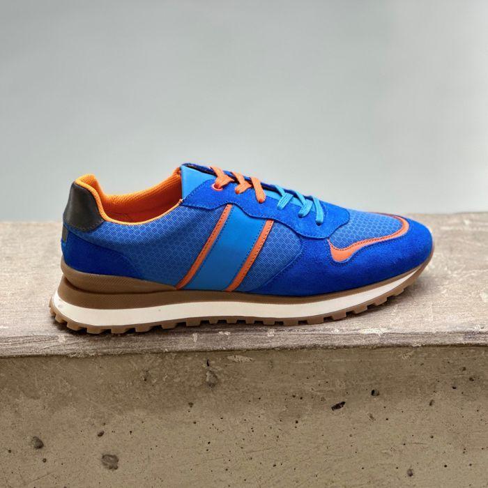 GPO Sneakers Crossover Blue - Modern crossover sneakers in blue, ideal for both sports and everyday wear.