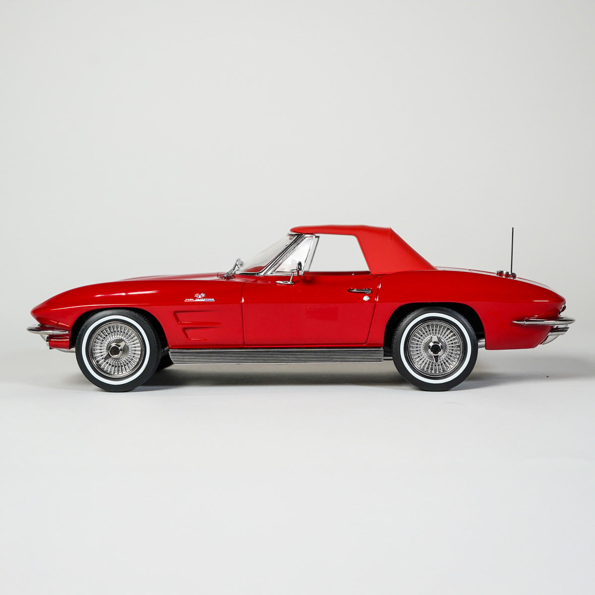 Chevrolet Corvette Stingray Convertible 1963 1:18