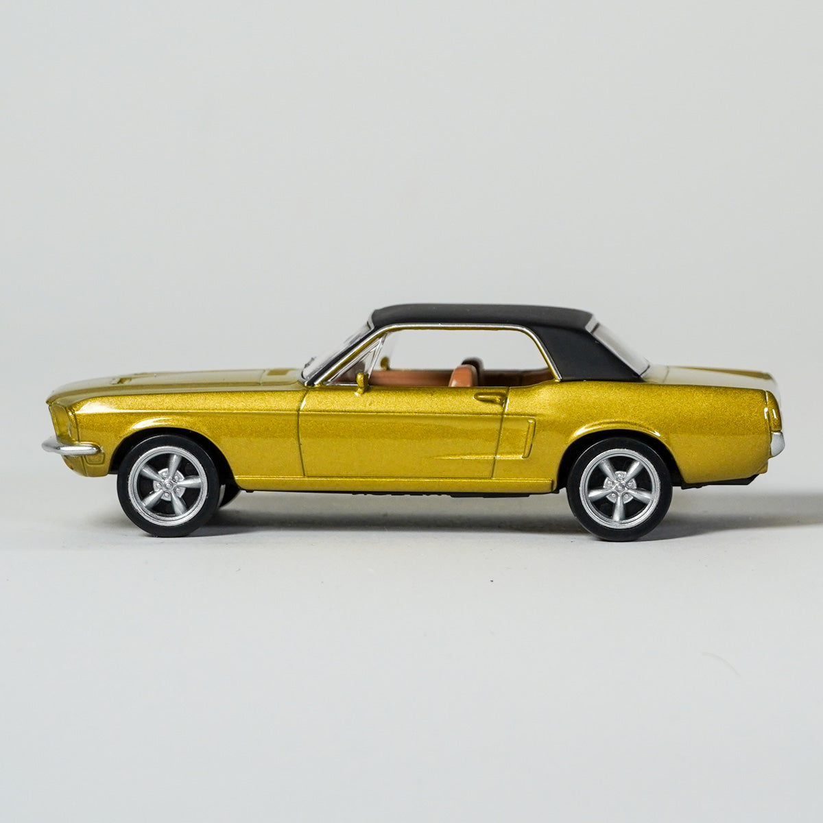 Ford Mustang 1:43 scale